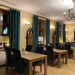 Hotel I Restauracja Castle 3*