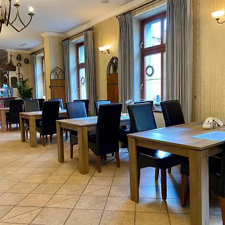 I Restauracja Castle 3*