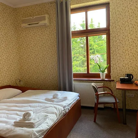 I Restauracja Castle Hotell 3*