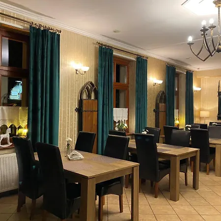 Hotel I Restauracja Castle 3*