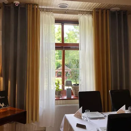 I Restauracja Castle Hotell 3*