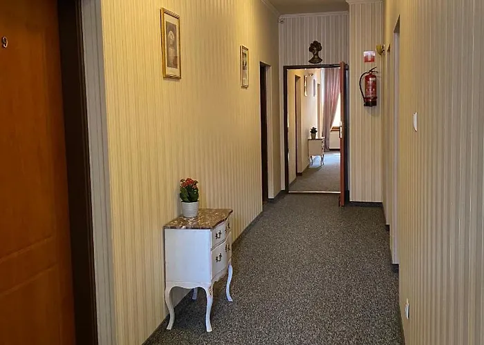 Hotel I Restauracja Castle