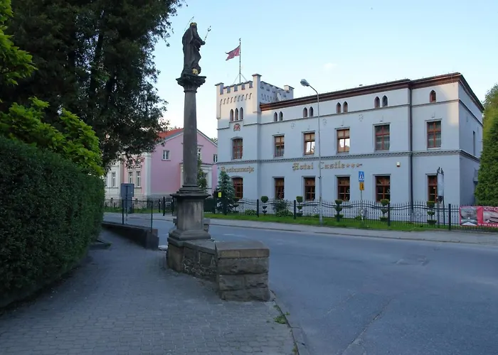 I Restauracja Castle 3*